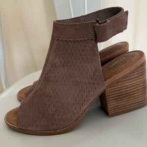TOMS. Cutout wedge heel.